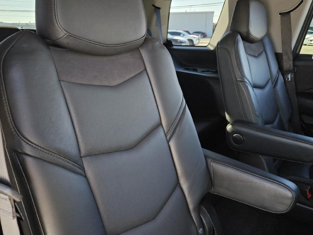 Used 2020 Cadillac Escalade Luxury RWD image 16