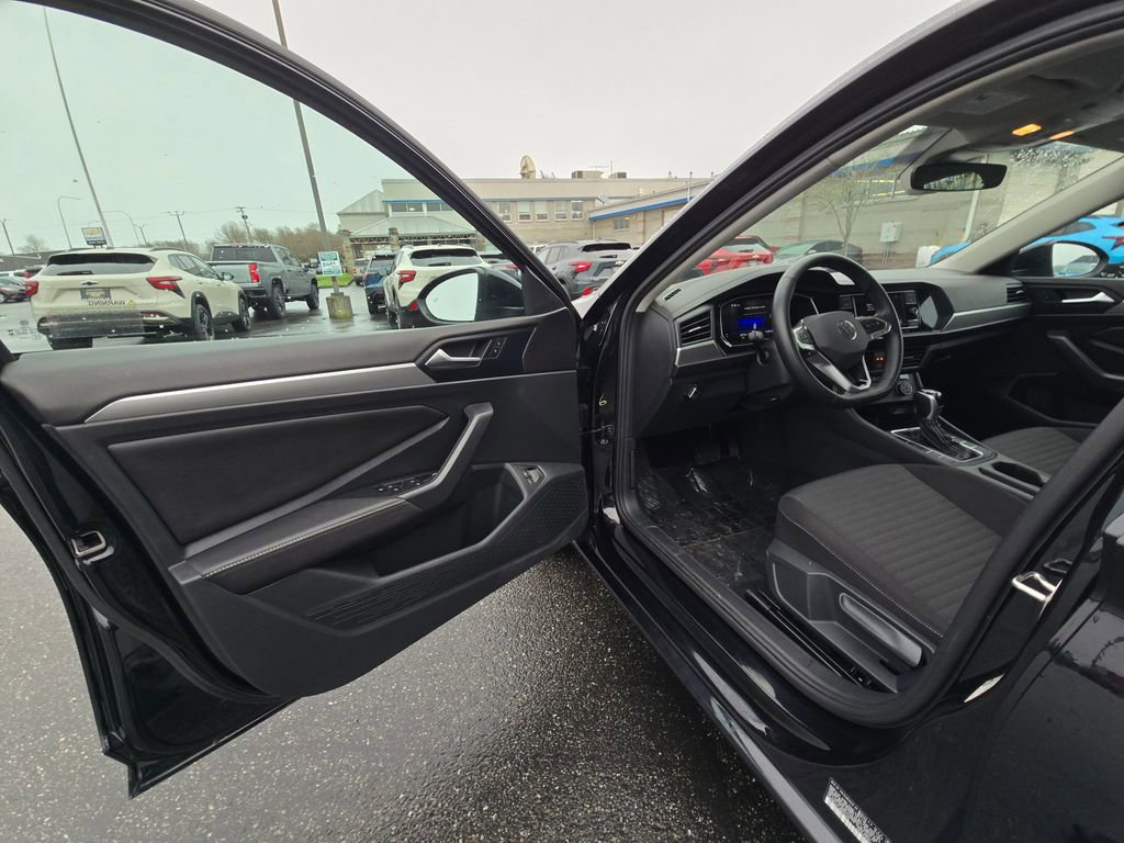 Used 2024 Volkswagen Jetta S image 15