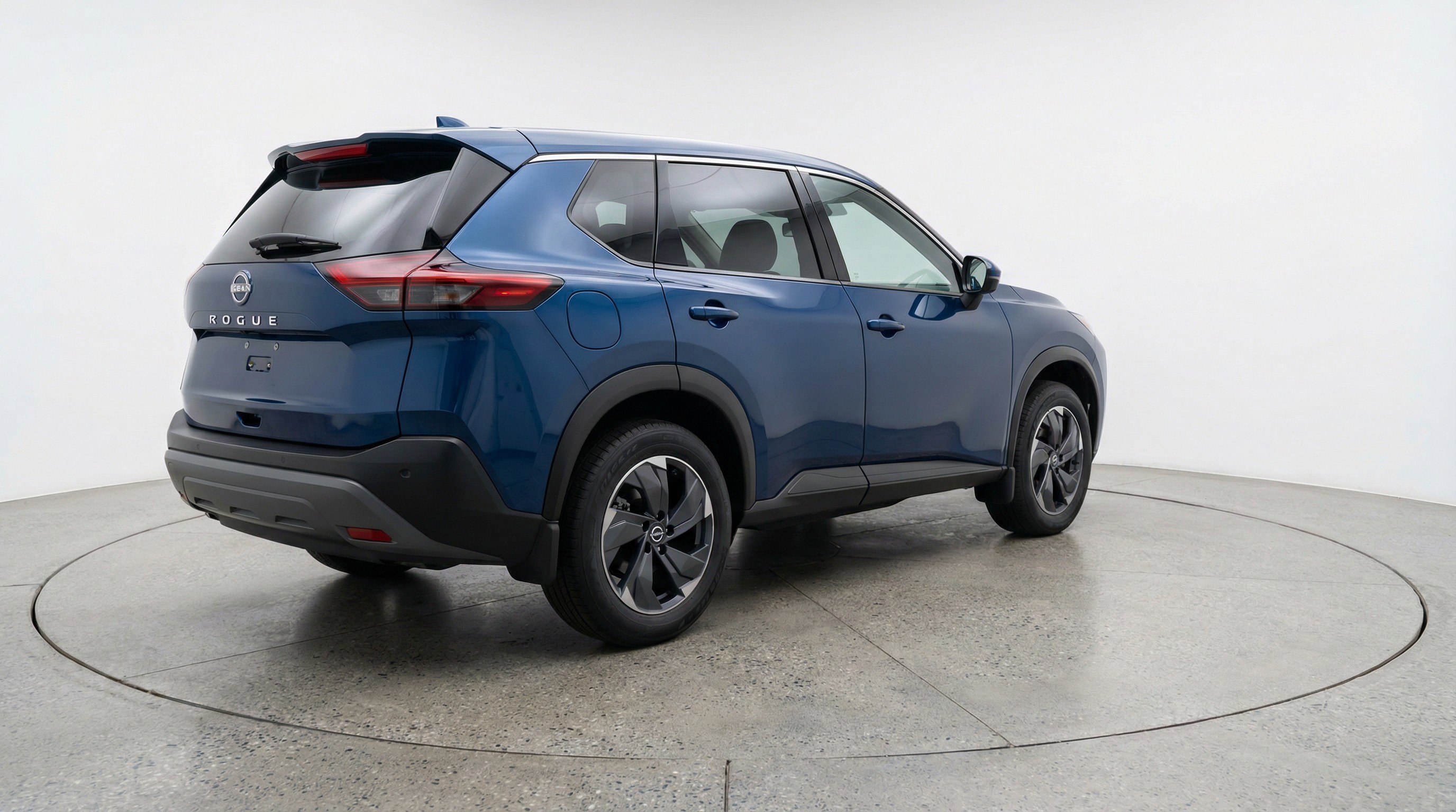 Used 2025 Nissan Rogue SV FWD image 9