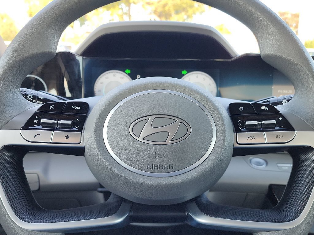 Used 2024 Hyundai Elantra SEL FWD image 14