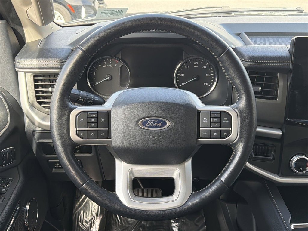 Used 2024 Ford Expedition XLT image 7
