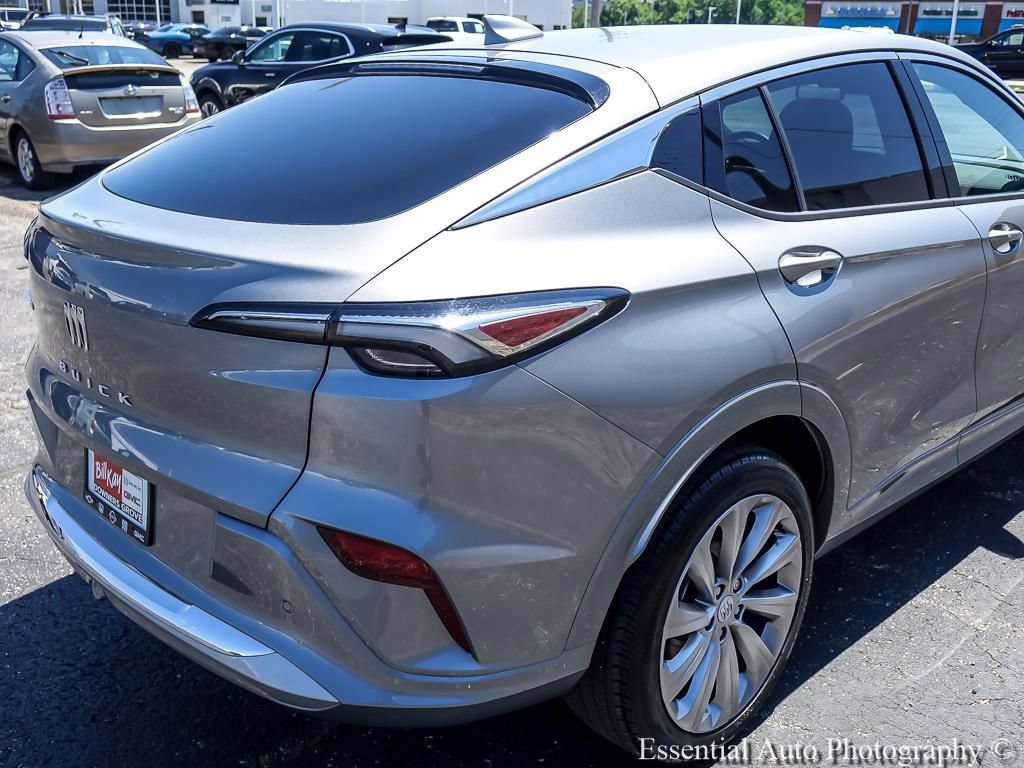 Used 2025 Buick Envista Sport Touring FWD image 8