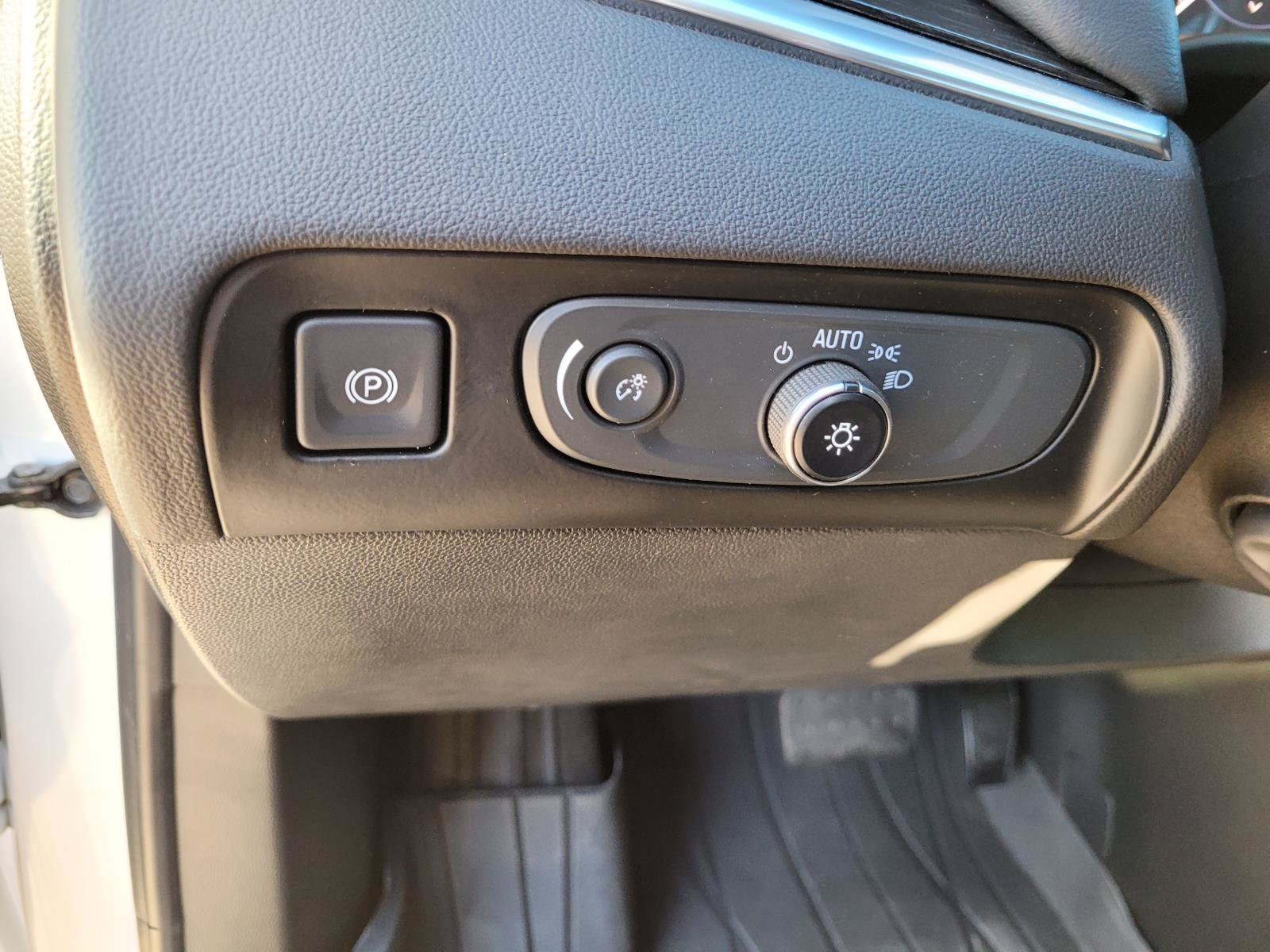Used 2021 Buick Enclave Avenir w/ Avenir Technology Package FWD image 29