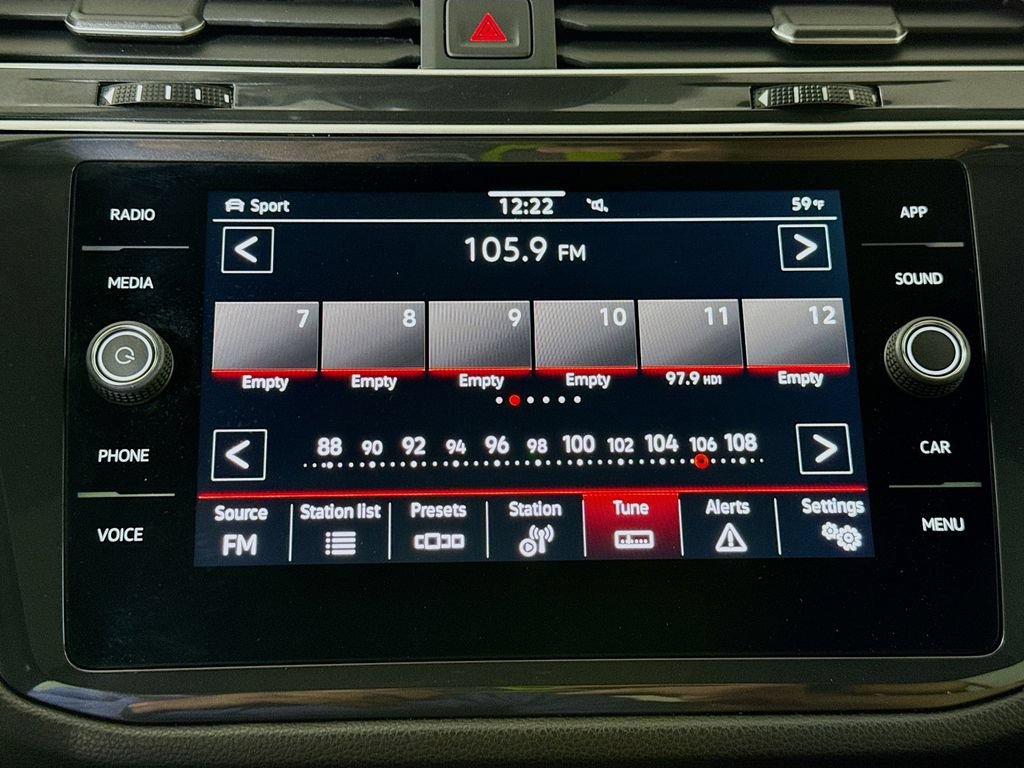 Used 2024 Volkswagen Tiguan SE R-Line AWD/4WD image 6
