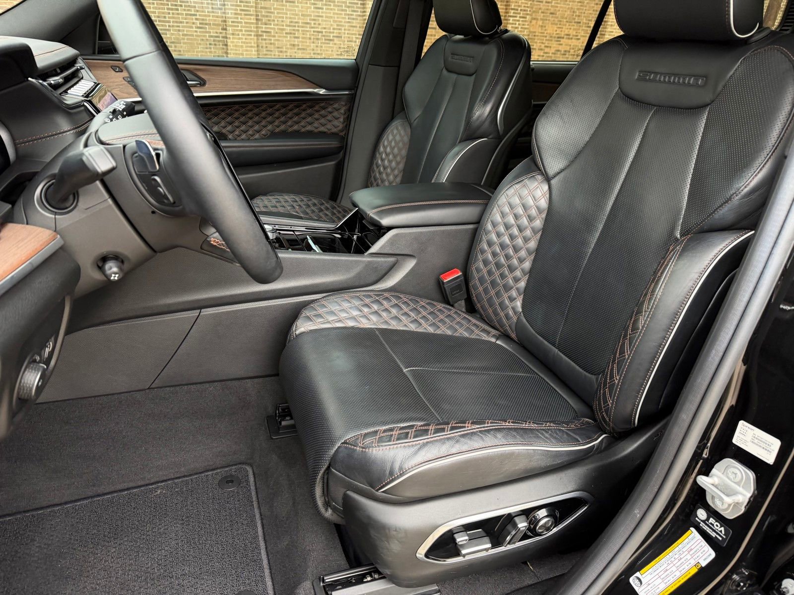 Used 2022 Jeep Grand Cherokee L Summit w/ Luxury Tech Group V image 12