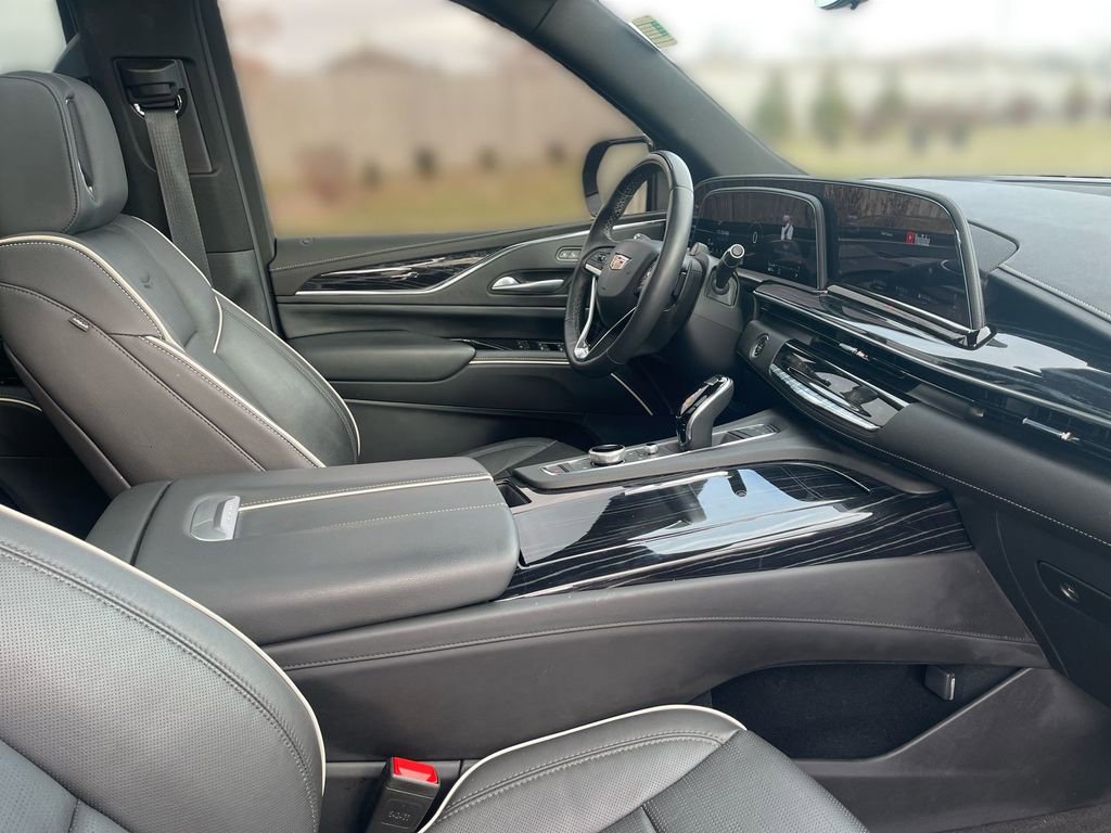 Certified 2024 Cadillac Escalade ESV Sport w/ LPO, ONYX Package image 34