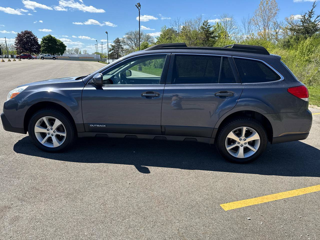 Used 2014 Subaru Outback 2.5i Limited AWD/4WD image 8