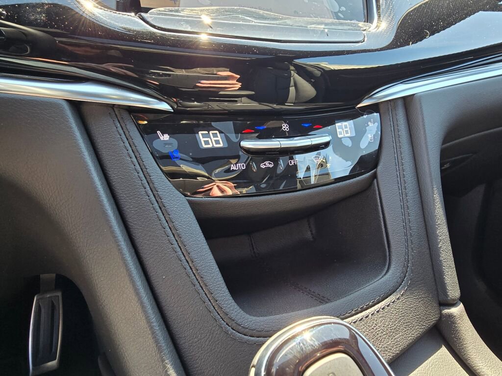 New 2025 Cadillac XT6 Sport image 25