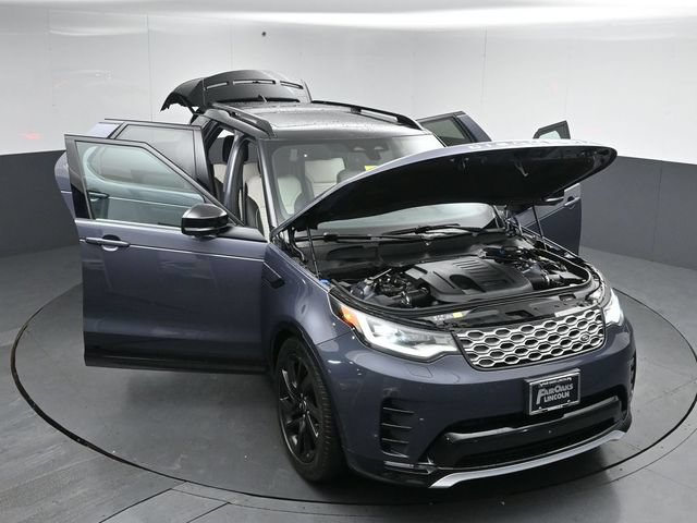 Used 2024 Land Rover Discovery Metropolitan Edition AWD/4WD image 59