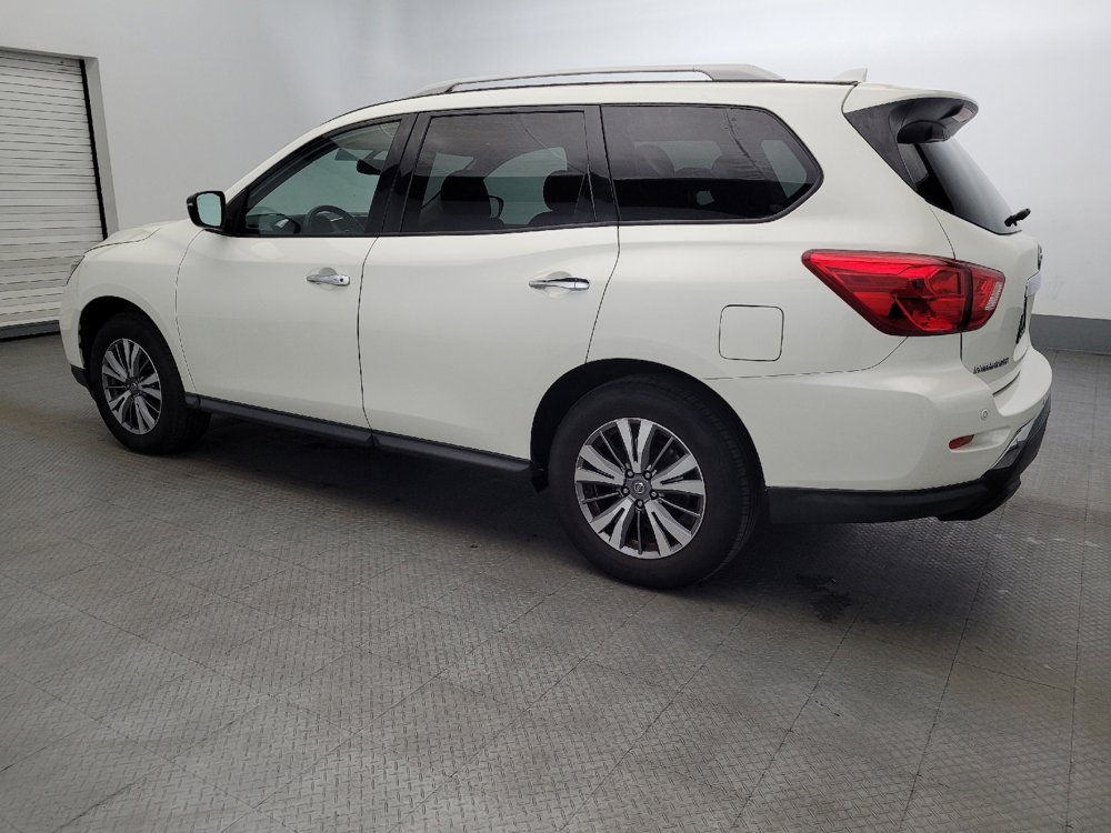 Used 2019 Nissan Pathfinder SV w/ SV Tech Package image 3
