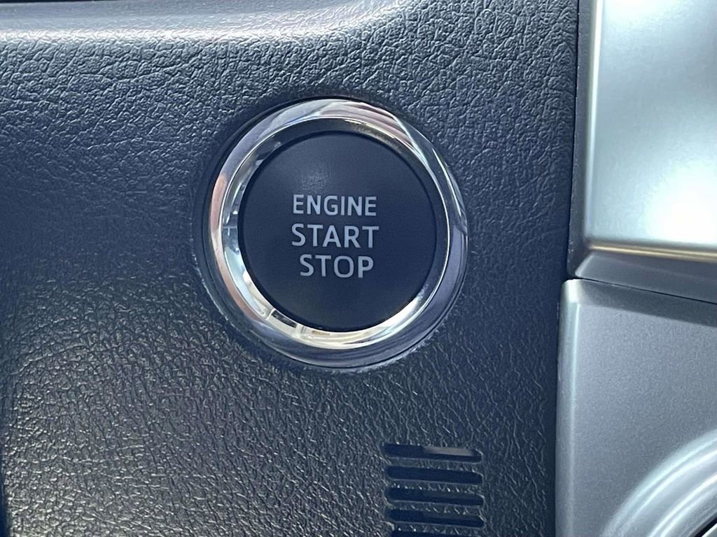 Used 2020 Toyota 4Runner SR5 Premium w/ Moonroof Package AWD/4WD image 30