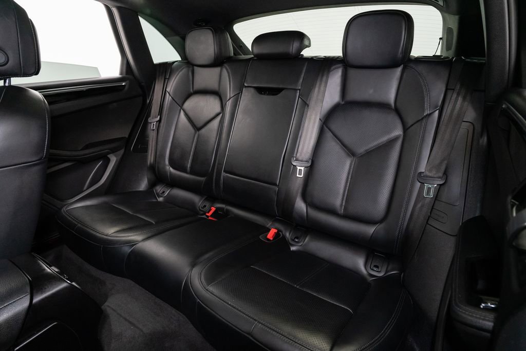 Used 2020 Porsche Macan S image 27