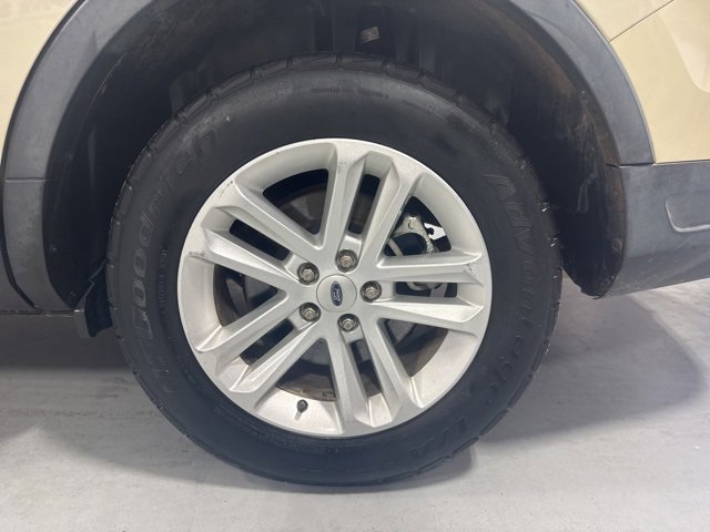 Used 2018 Ford Explorer XLT w/ Equipment Group 202A image 9