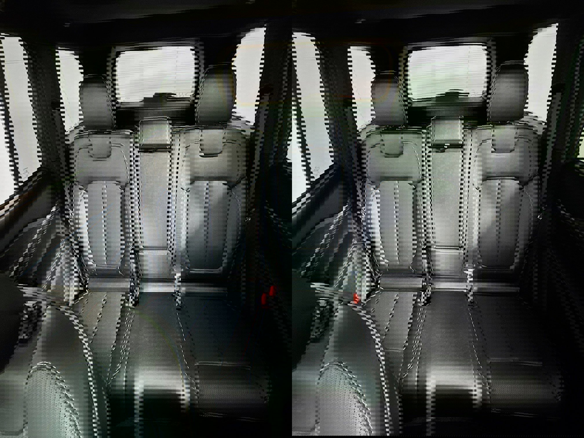 Used 2023 Jeep Grand Cherokee Overland w/ Advanced Protech Group III image 25