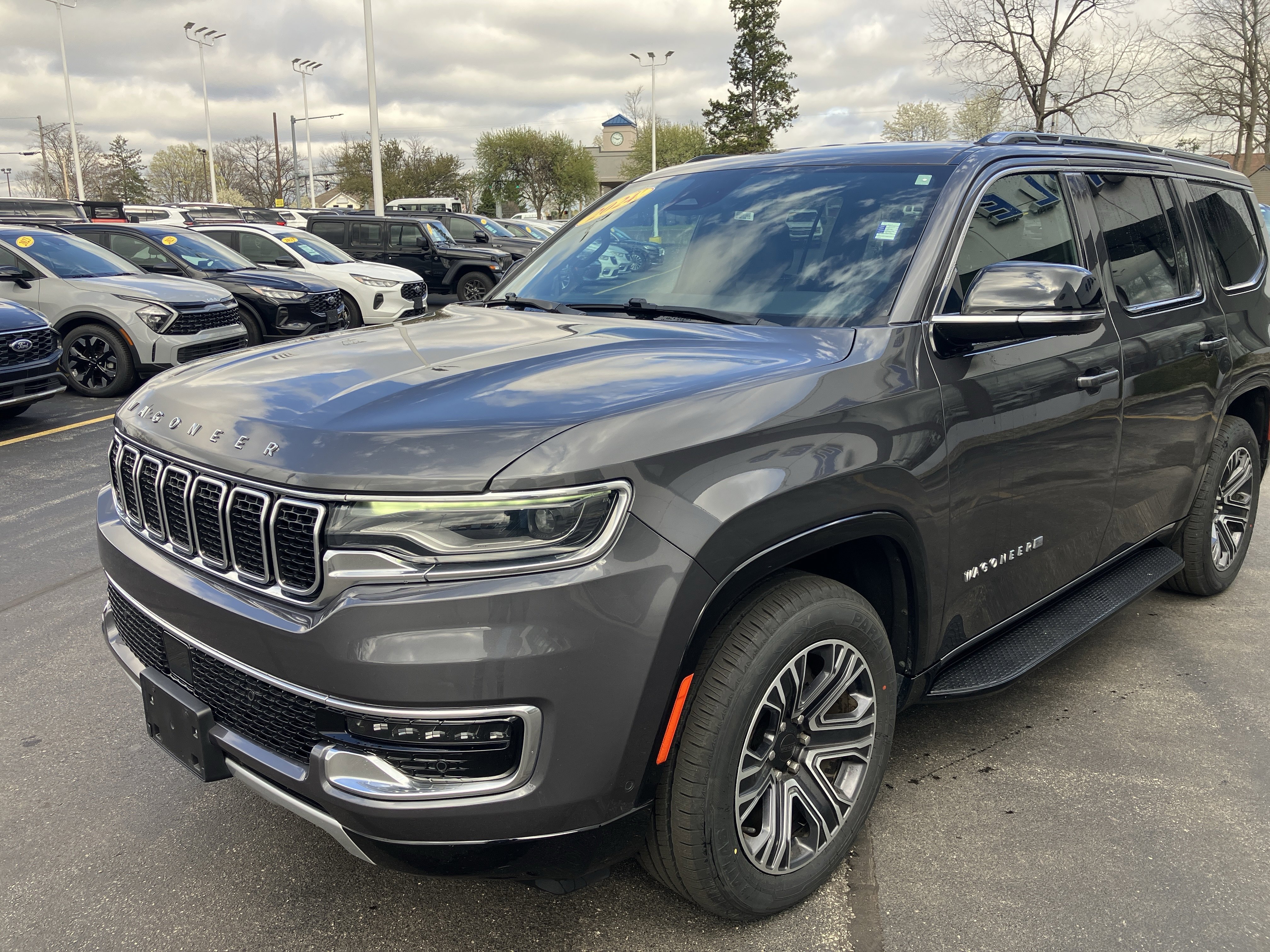 Used 2024 Jeep Wagoneer Series II w/ Flexible Seating Group AWD/4WD image 5
