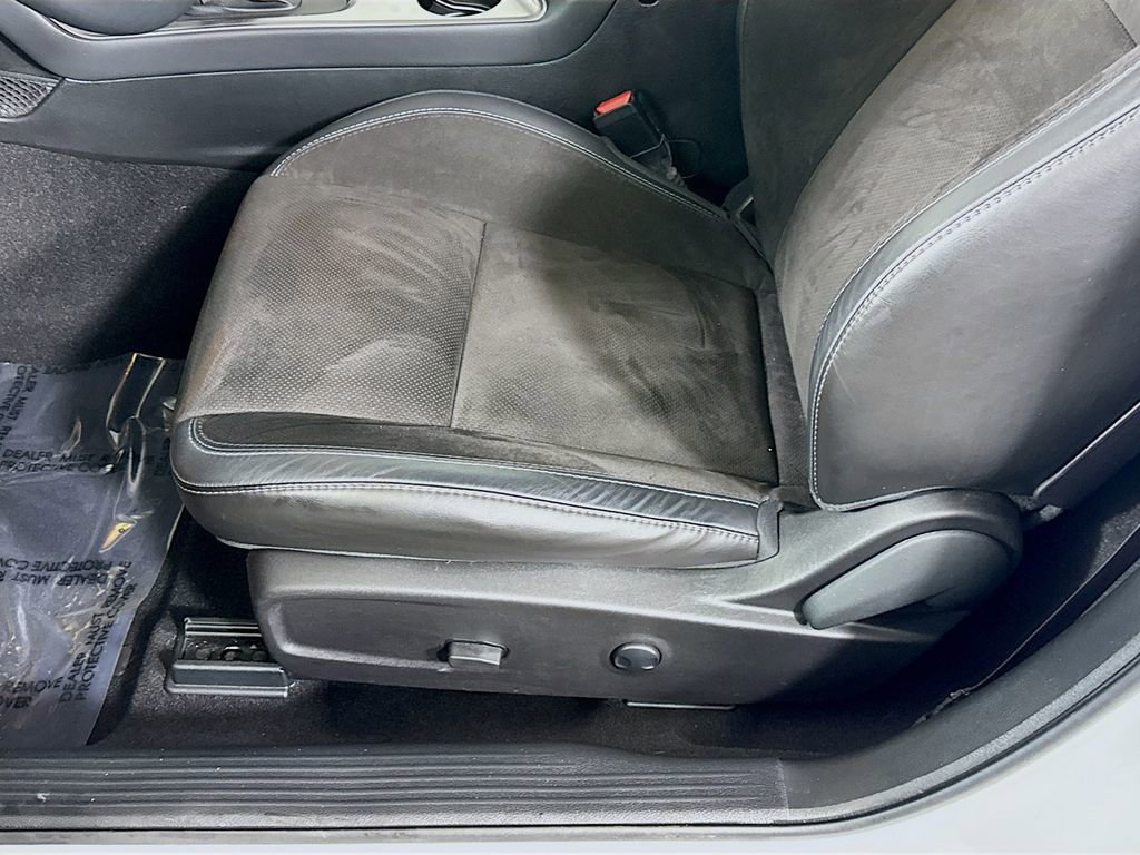 Used 2023 Dodge Challenger R/T w/ Plus Package image 26