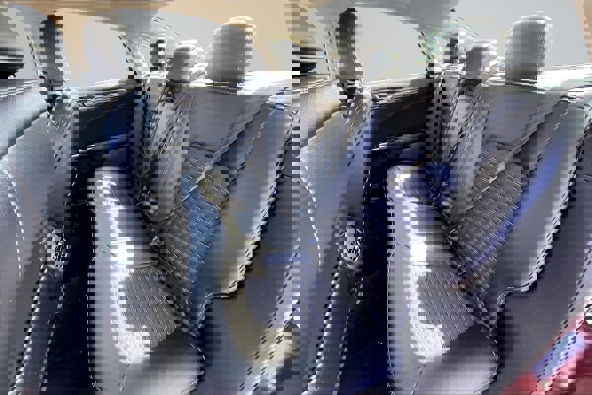 Used 2017 Ford Fusion SE w/ Equipment Group 201A image 26