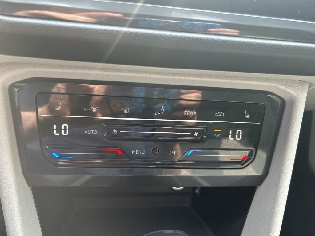 Used 2024 Volkswagen Tiguan SE image 18