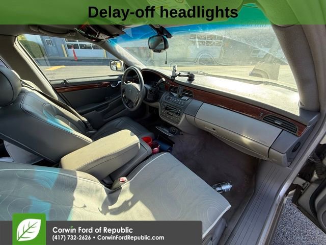 Used 2004 Cadillac De Ville w/ Equipment Group FWD image 10