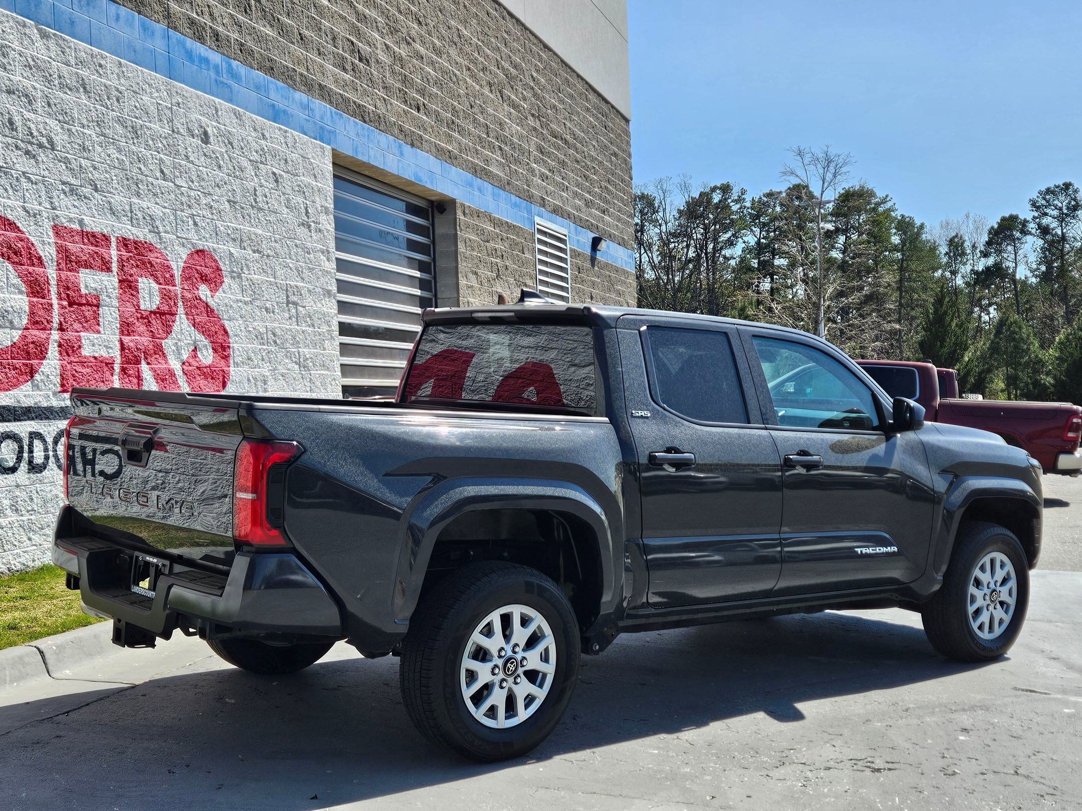 Used 2024 Toyota Tacoma SR5 image 7