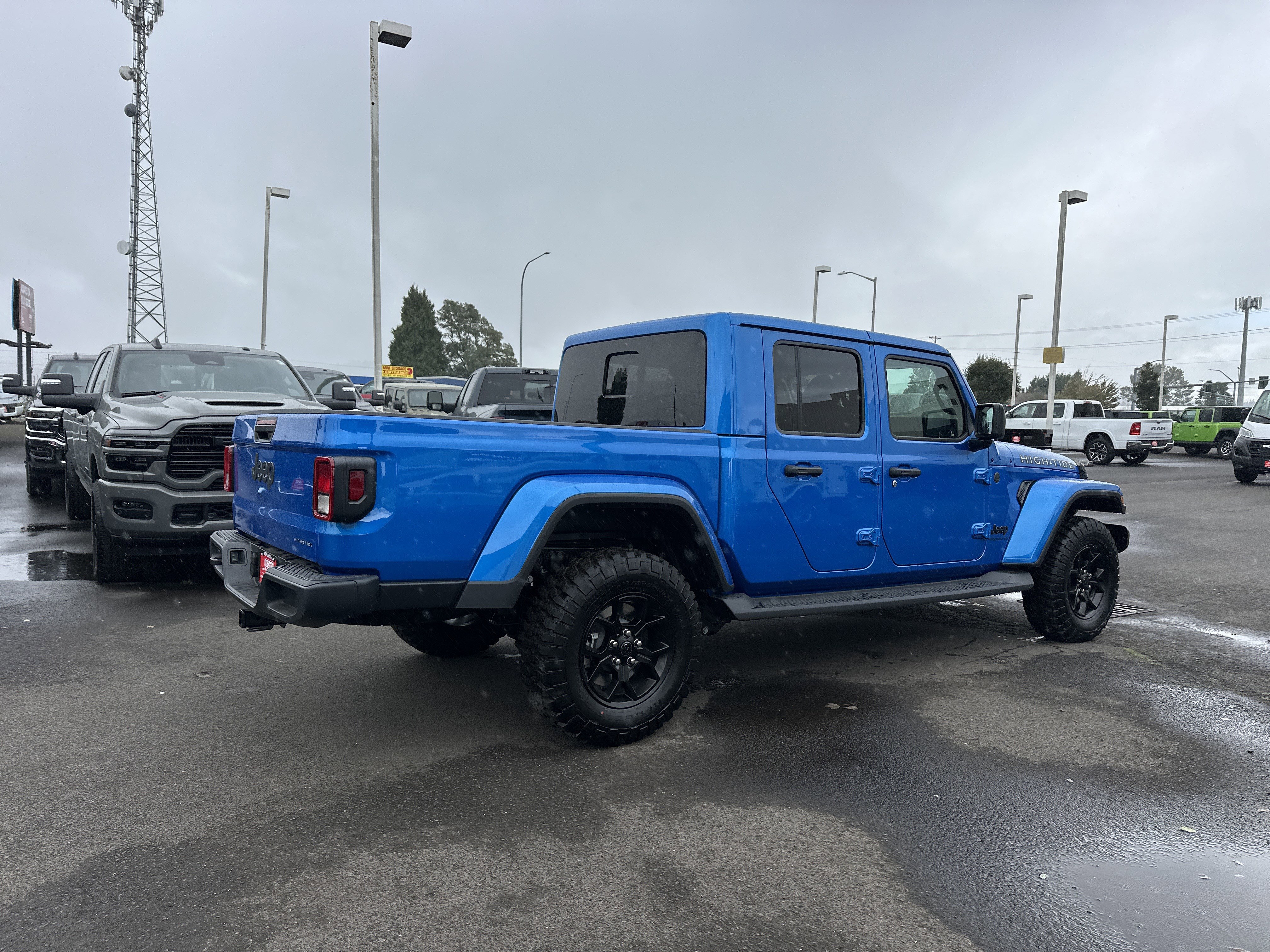 New 2025 Jeep Gladiator Sport image 6
