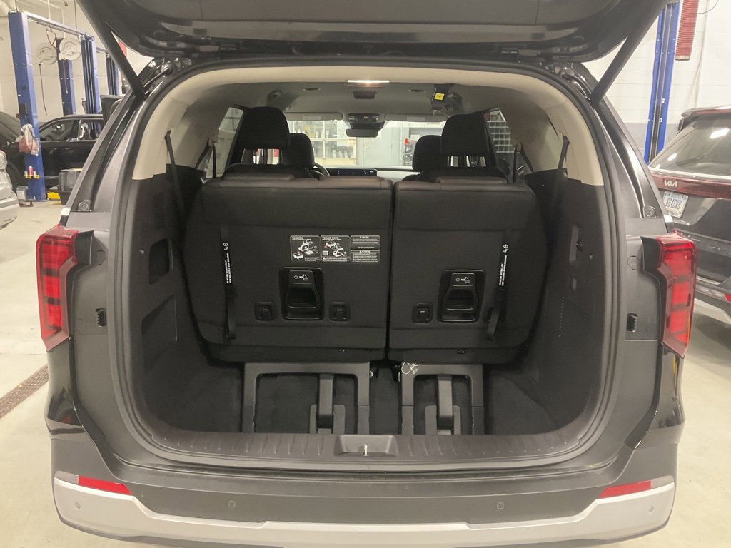 New 2026 Kia Carnival EX image 29