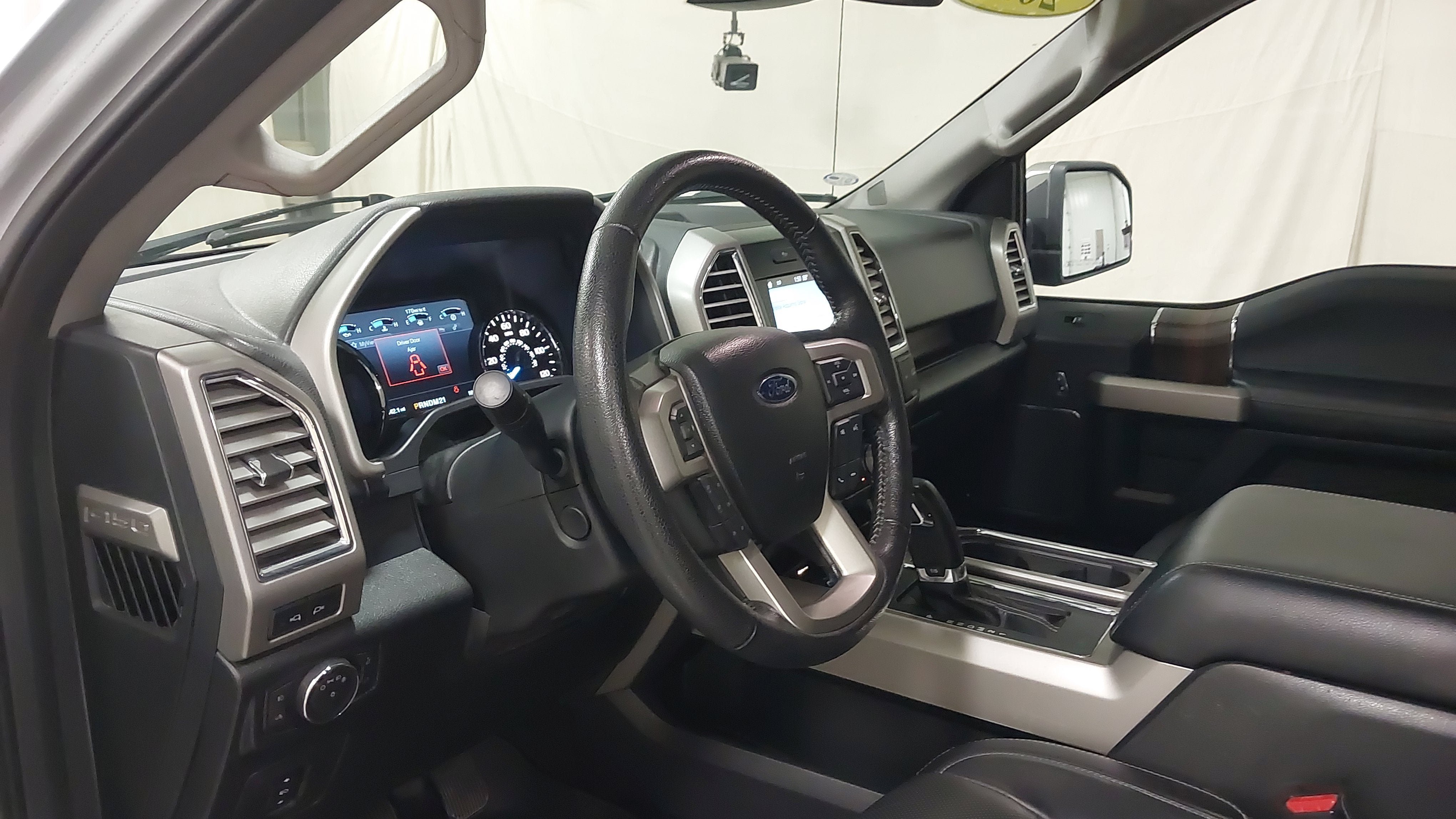 Used 2016 Ford F150 Lariat w/ Equipment Group 502A Luxury AWD/4WD image 18