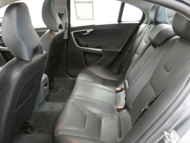 Used 2016 Volvo S60 T5 Premier w/ Convenience Package image 11