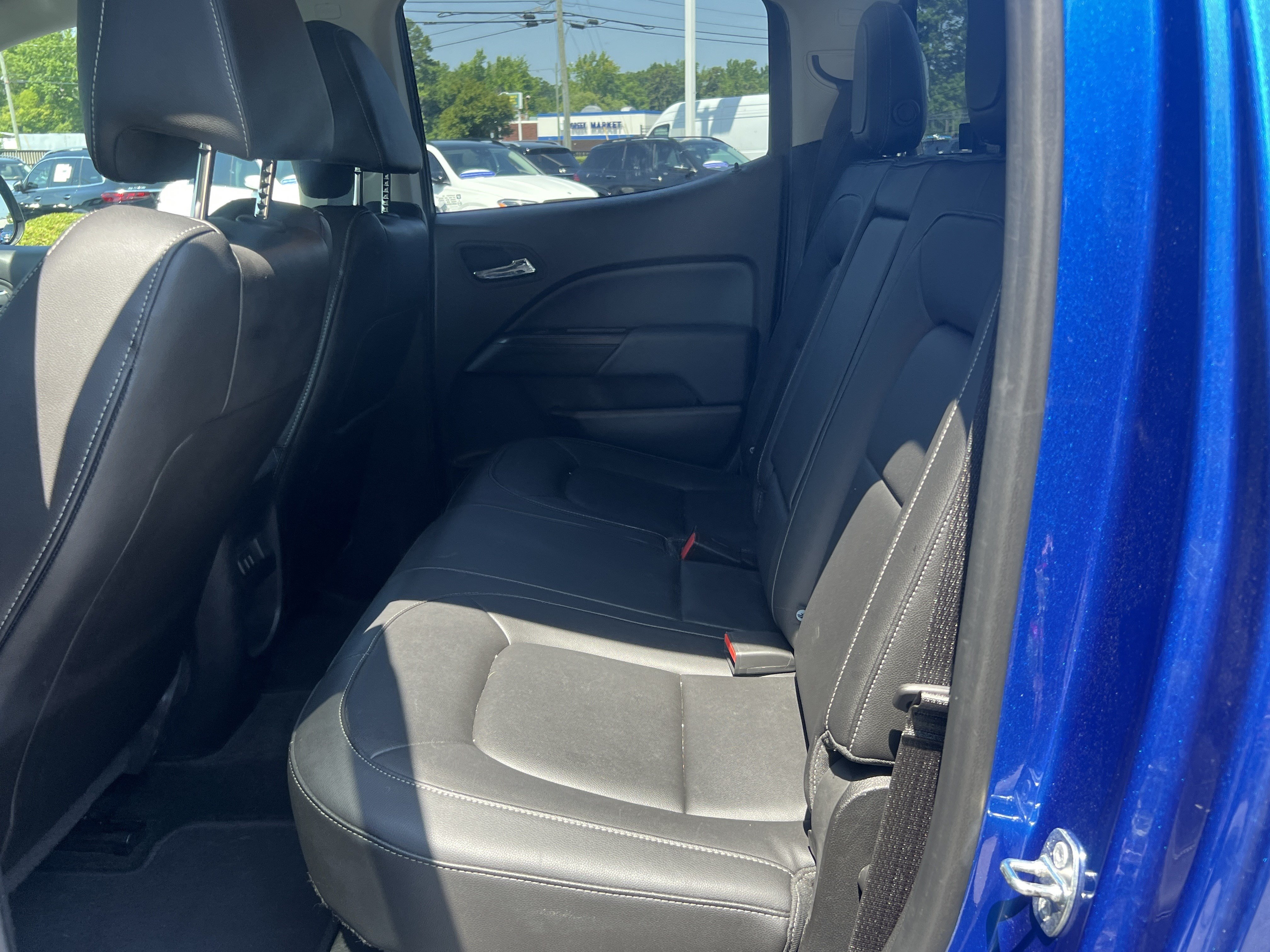 Used 2018 Chevrolet Colorado Z71 AWD/4WD image 32