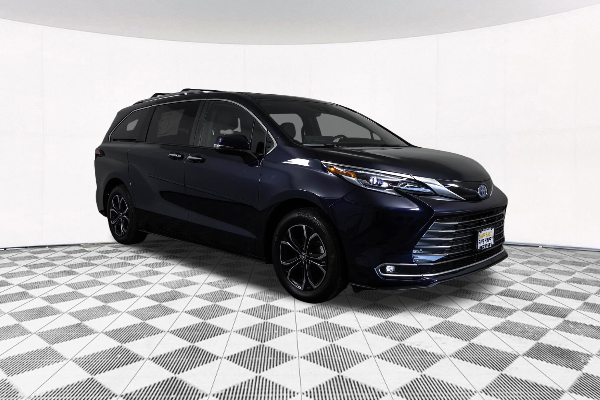 Used 2025 Toyota Sienna Platinum AWD/4WD image 22