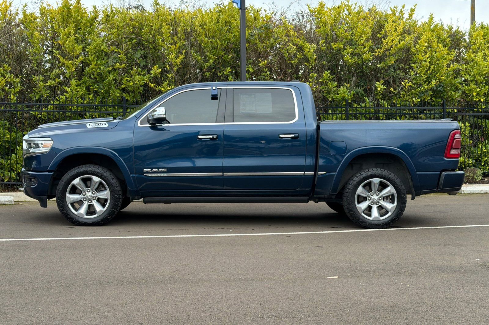 Used 2022 RAM 1500 Limited w/ Body Color Bumper Group image 7