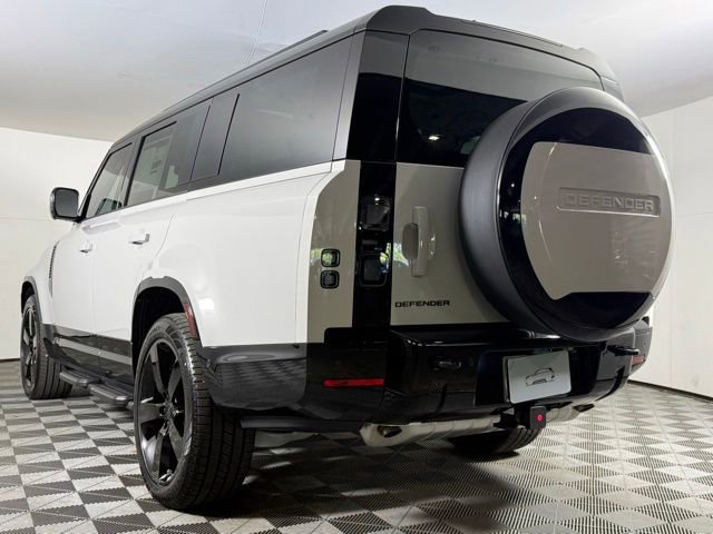 New 2026 Land Rover Defender 130 X-Dynamic SE AWD/4WD image 4