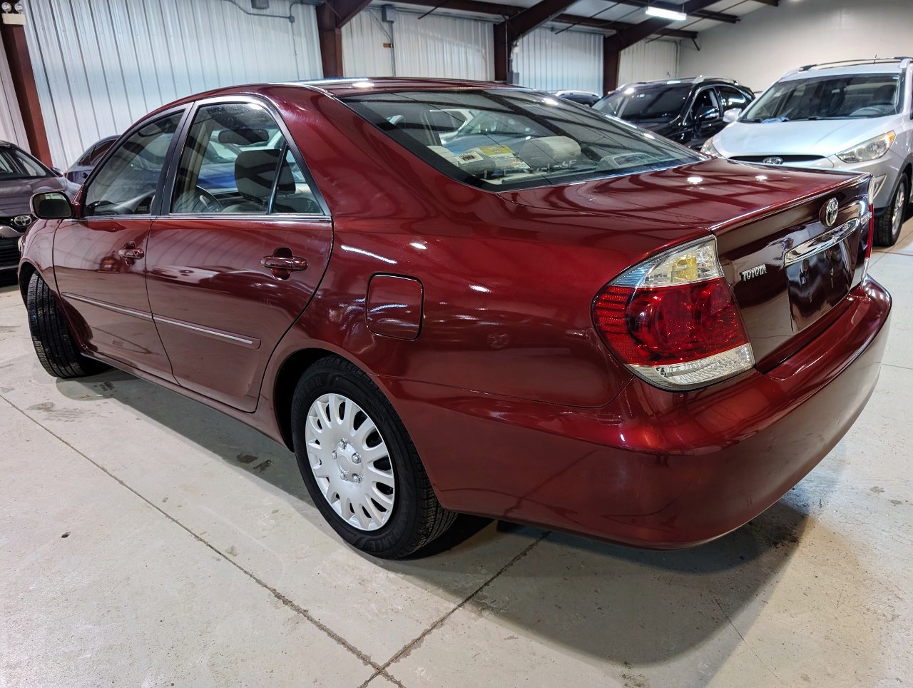 Used 2005 Toyota Camry XLE FWD image 4