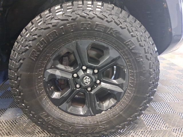 Used 2015 Toyota 4Runner SR5 Premium AWD/4WD image 11