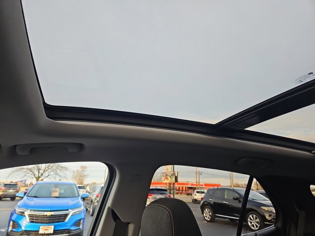 Used 2018 Chevrolet Equinox LT w/ Sun & Infotainment Package image 15