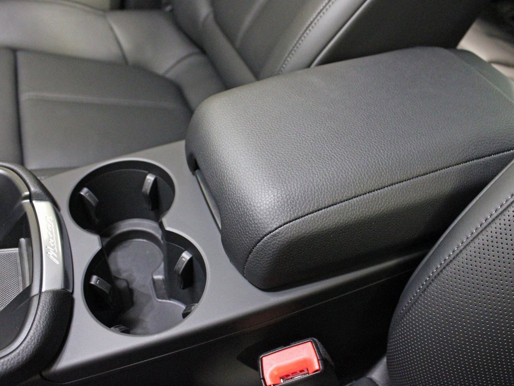 Used 2026 Porsche Macan image 31