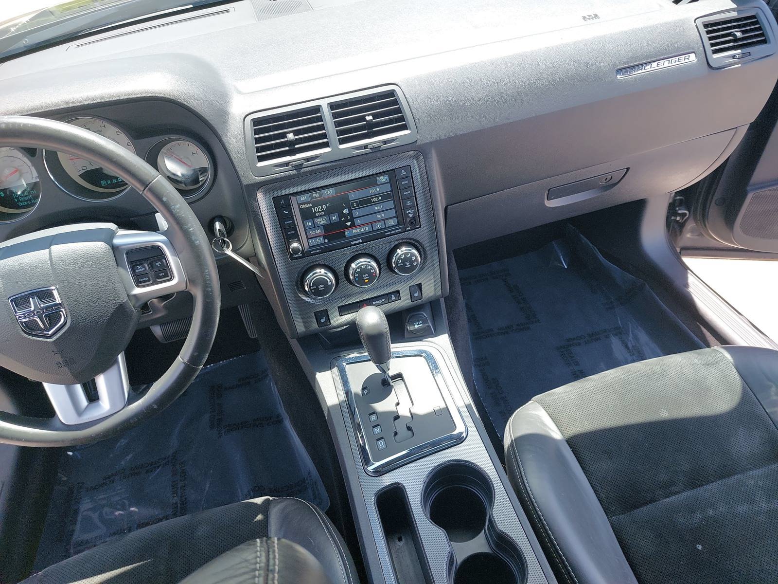 Used 2014 Dodge Challenger R/T RWD image 21