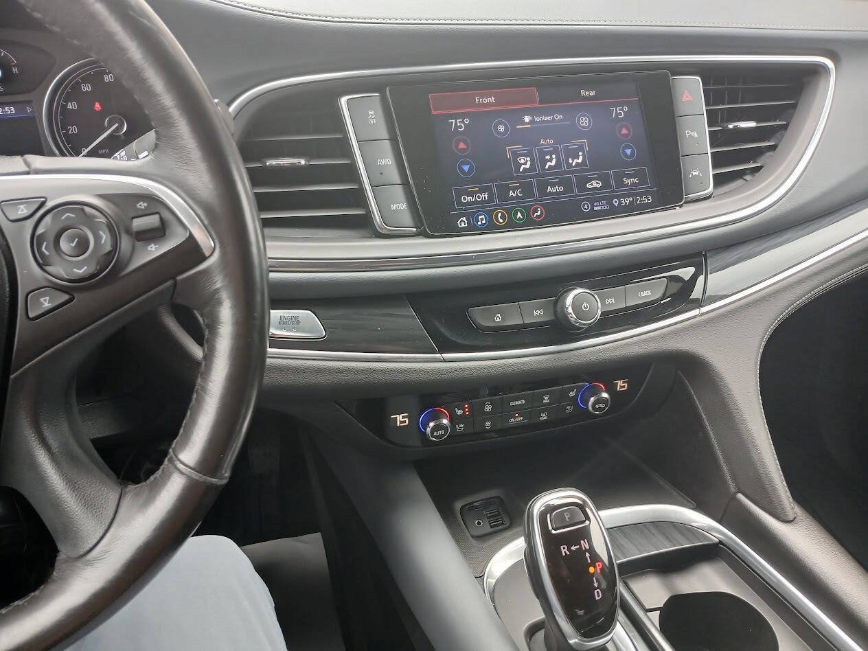 Used 2020 Buick Enclave Premium w/ Surround and Sites Package AWD/4WD image 19