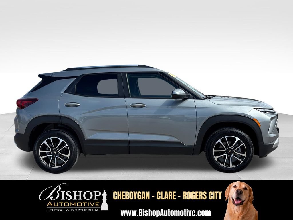 Used 2025 Chevrolet TrailBlazer LT AWD/4WD image 13
