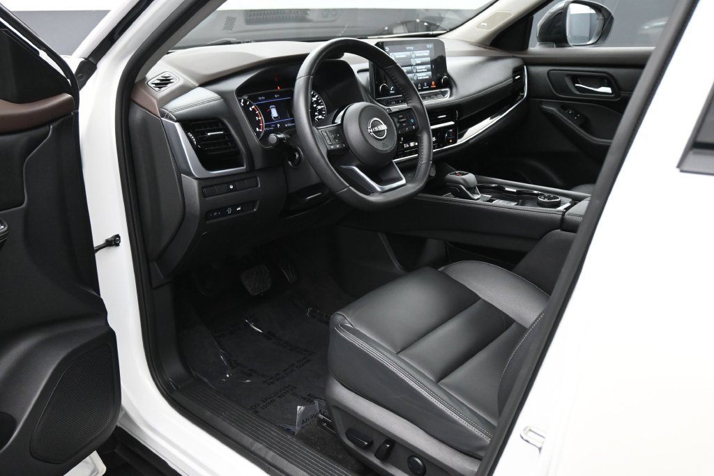 Used 2023 Nissan Rogue SL w/ SL Premium Package AWD/4WD image 2