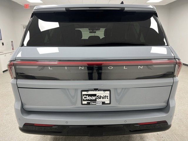 Used 2025 Lincoln Navigator L Reserve image 9
