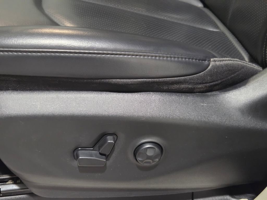 Certified 2023 Chrysler Pacifica Touring-L image 27