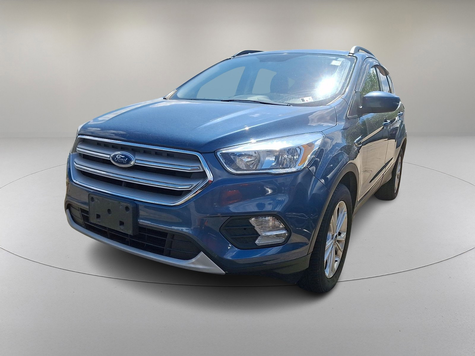 Used 2018 Ford Escape SE w/ SE Sync 3 Package image 4