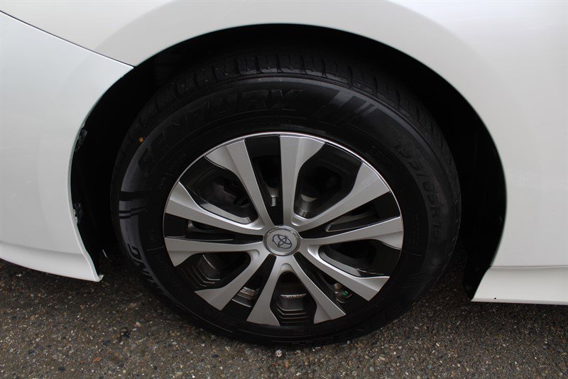 Used 2016 Toyota Prius Three image 25