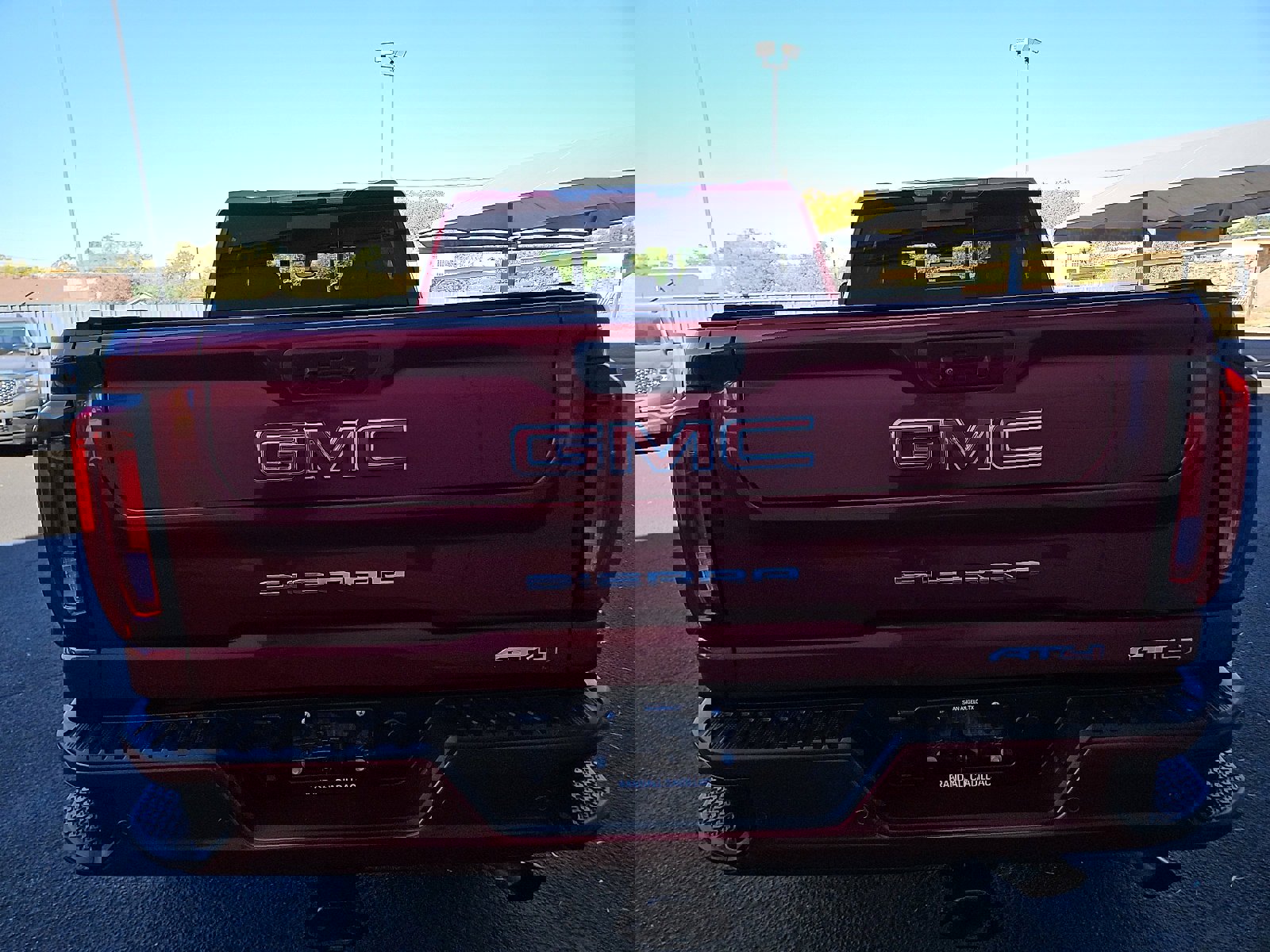 Used 2021 GMC Sierra 2500 AT4 w/ AT4 Premium Plus Package image 4