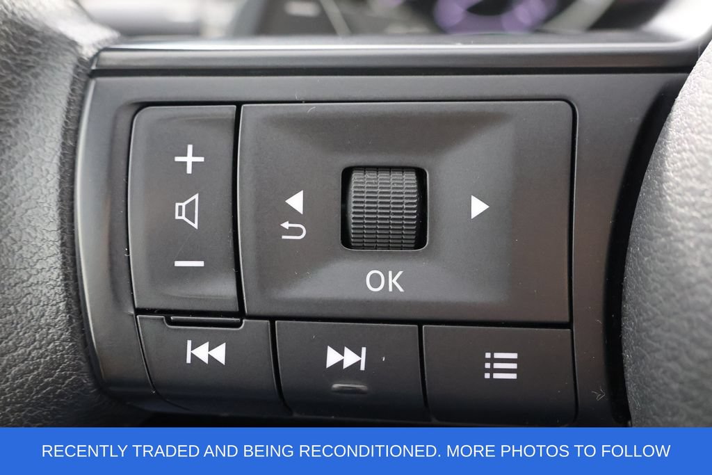 Used 2024 Nissan Rogue S AWD/4WD image 11
