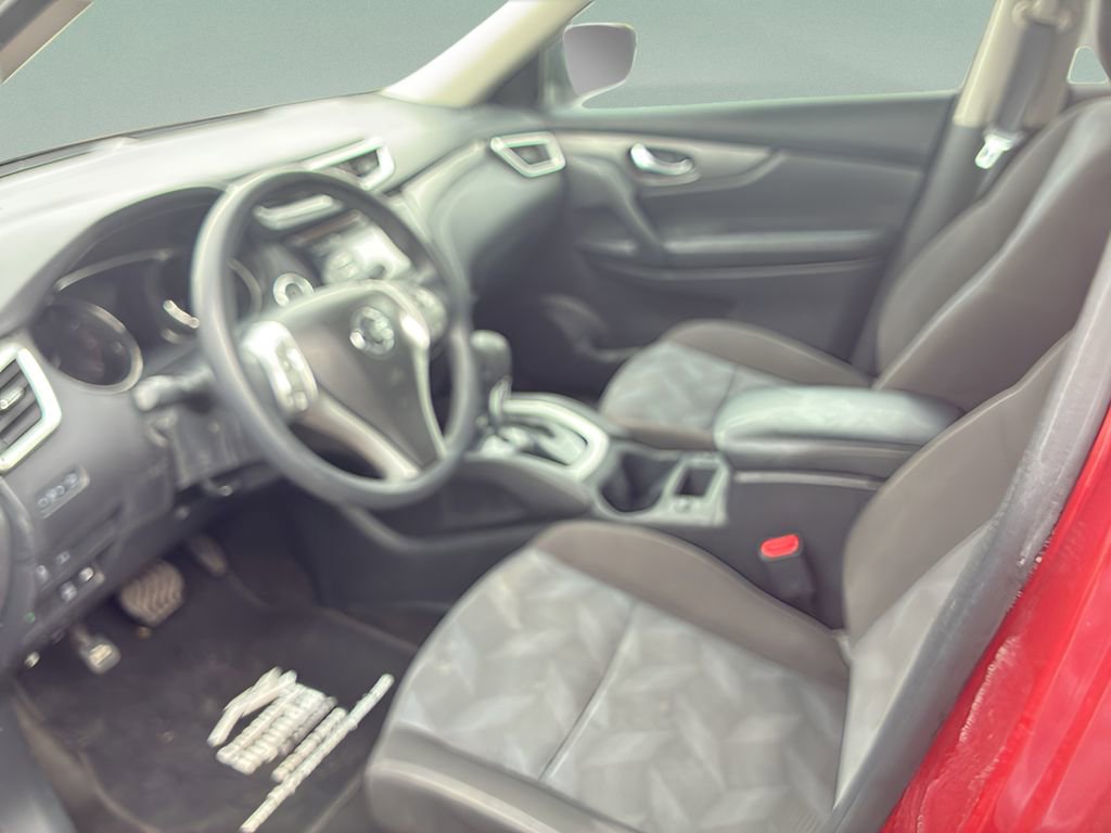 Used 2016 Nissan Rogue SV image 24