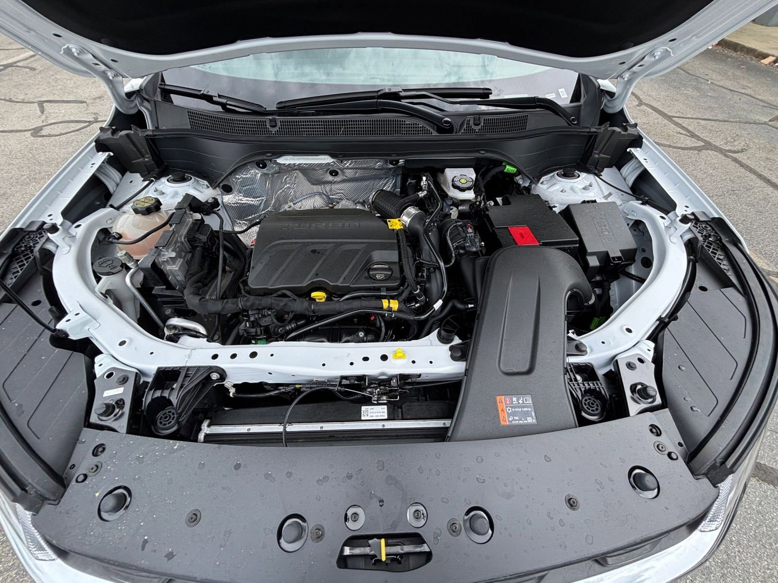 Used 2025 Chevrolet Trax LT FWD image 33