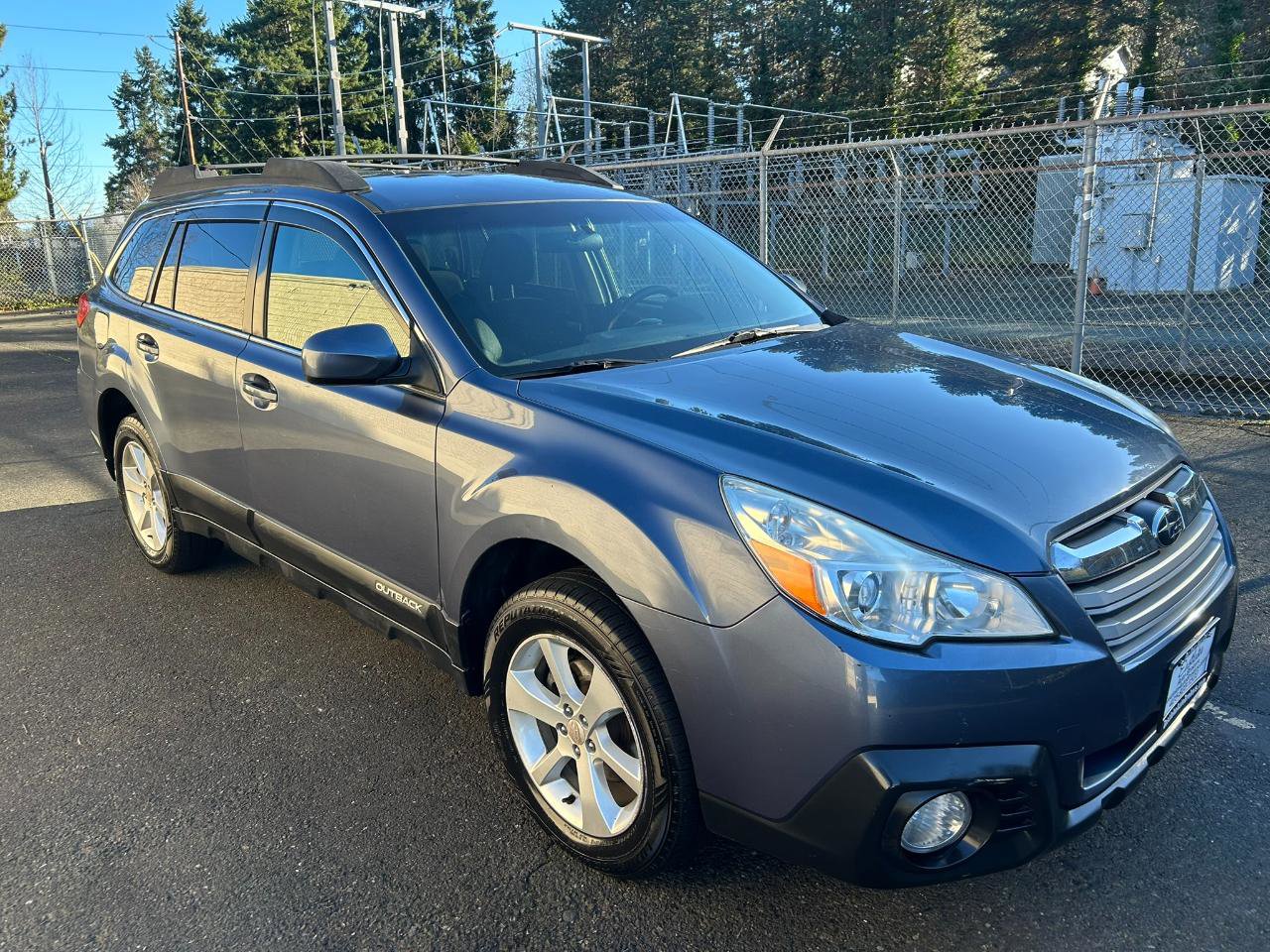 Used 2014 Subaru Outback 2.5i Premium AWD/4WD image 3