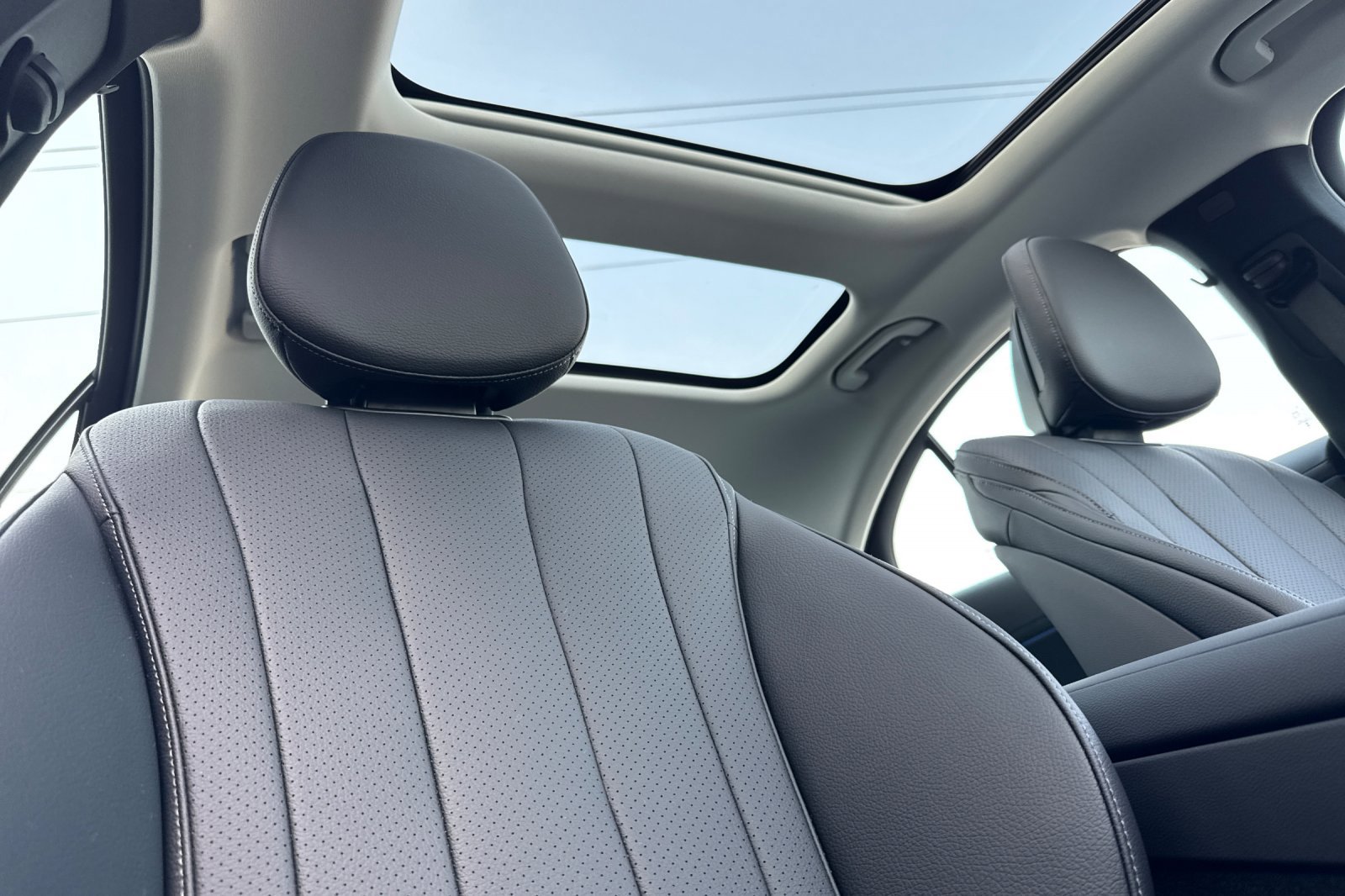 New 2026 Mercedes-Benz E 350 4MATIC Sedan image 16